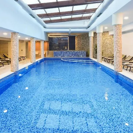 Predela 2 & 200m From Slopes